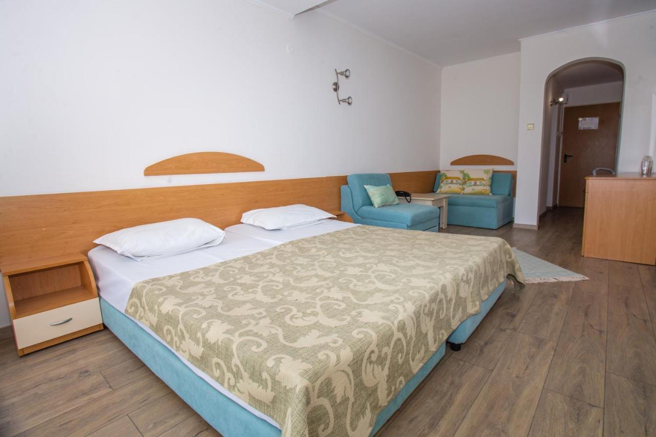 Amfibia Beach Complex Слънчев бряг Екстериор снимка